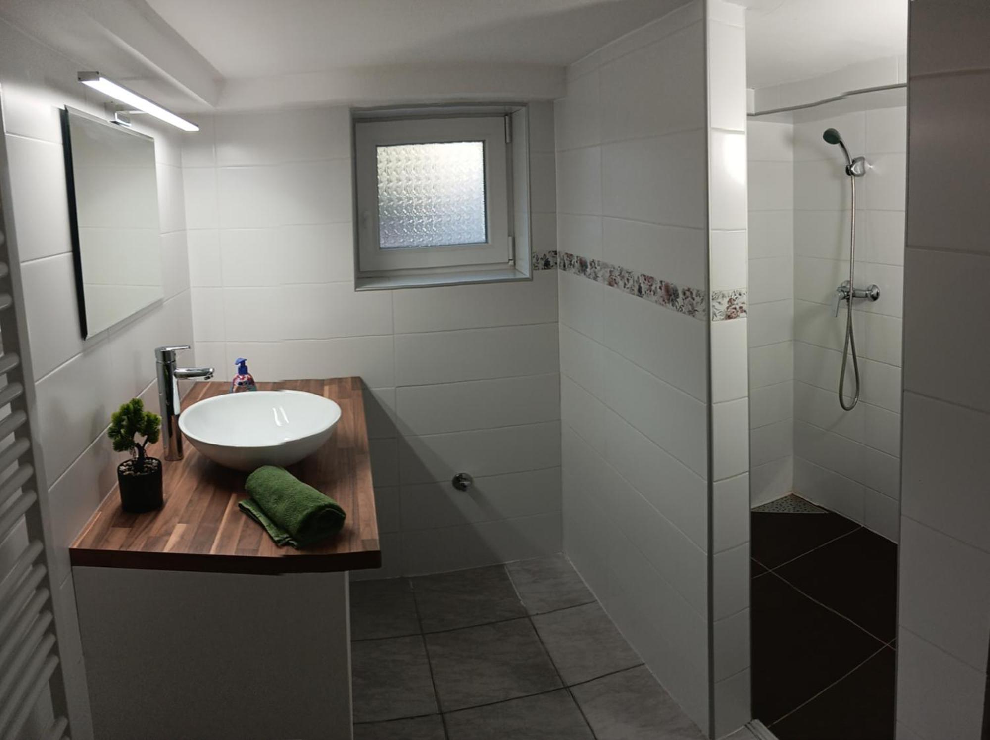 Sub Rosa Two-bedroom Apartament